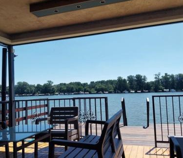 Novi Beograd Apartment | Santa Barbara River