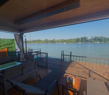 Novi Beograd Apartment | Santa Barbara River