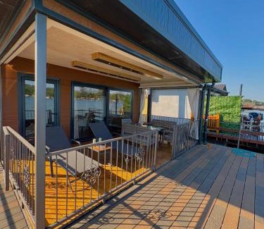 Novi Beograd Apartment | Santa Barbara River