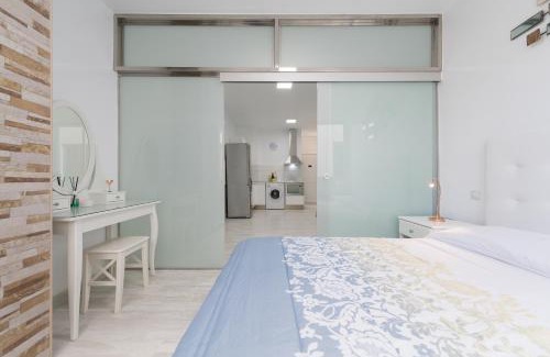 Las Palmas de Gran Canaria Apartment | Santa Catalina Modern Home