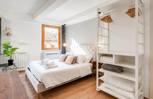 Santa Croce Apartment | Santa Croce Flat - Modern Apartment