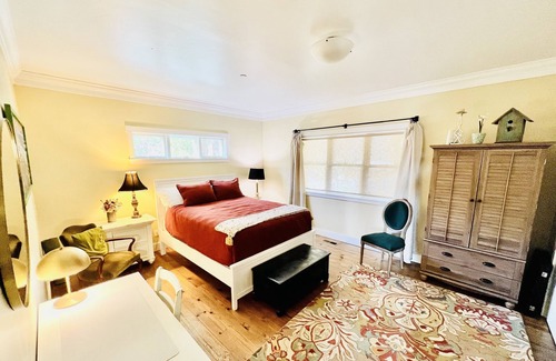 Santa Cruz House | Santa Cruz Coastal Mountain Retreat near UCSC and beaches
