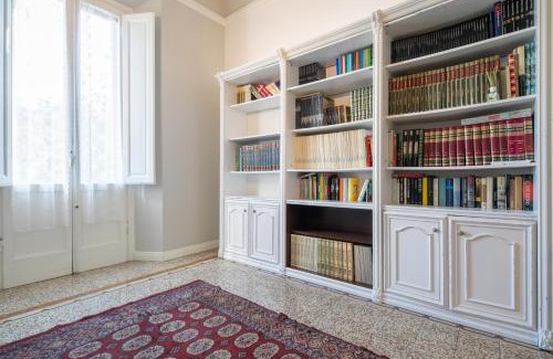 Santa Maria Novella Apartment | Santa Maria Novella 4 bedrooms by Mmega