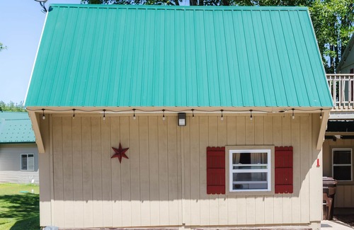 Christmas Apartment | Santa's Shack Studio - Near Pictured Rocks