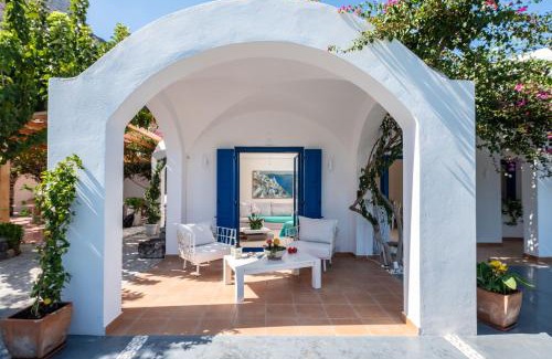 Kamari Villa | Santorini Mystique Garden Villa