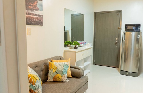 Puerto Princesa City Centre Apartment | Sapphire 2 Bedroom Apartment with a Private Pool and Gym