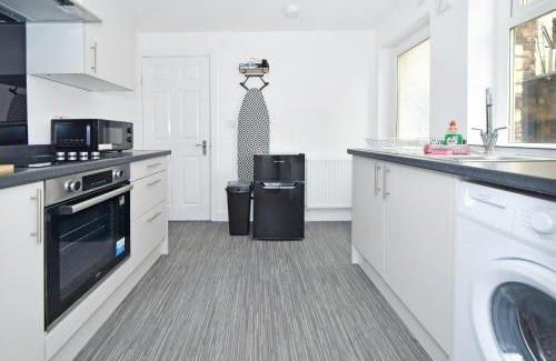 Crewe Apartment | Sapphire Apartments by YourStays - Luxury 2 Bedroom Apartments in Crewe