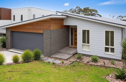 Pambula Beach House | Sapphire Shores - Stunning coastal home -5+ nights
