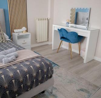 Tuscolano Apartment | Sara's Home - Modern Apartment Near Metro, Perfect for Families and Groups in Rome