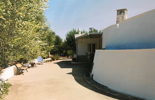 Carovigno House | Saracen trullo villa