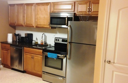 Sarasota Springs Apartment | Sarasota Great Location and Best Price!