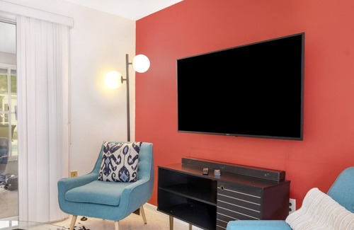 Indian Beach Sapphire Shores Villa | Sarasota Jungle Garden Villa
