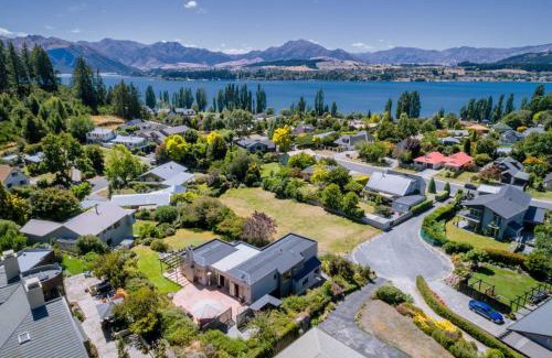 Wanaka House | Sargood Splendour - Wanaka Holiday Home