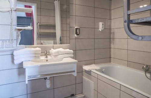 Quartier Administrations Hotel | Sarl Hotel Cesar