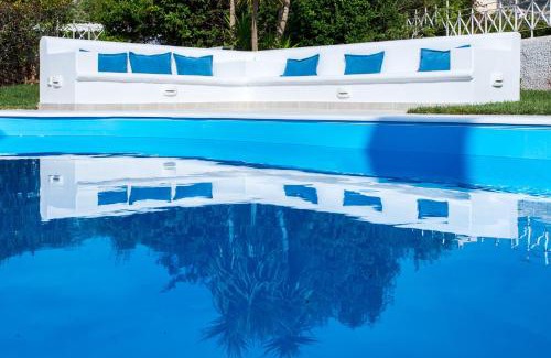 Saronida Villa | Sarwnisland