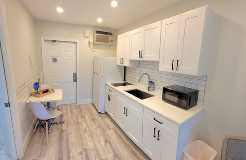 Treasure Island Hotel | Satellite Motel - Anchors Away 102