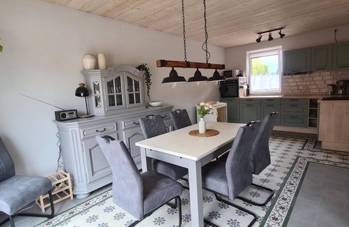 Altenkirchen Apartment | Sattelkammer - Ferienwohnungen Lindenhof