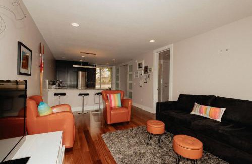 Saugatuck Apartment | Saugatuck Waterfront Getaway Shop, Eat, Bike, Pool