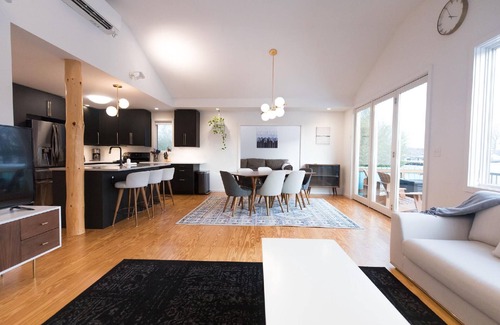 Saugerties South House | Saugerties Light House: Mid-Century Modern Waterfront Getaway