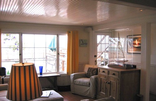 Old Town House | Sausalito Beachfront Cottage