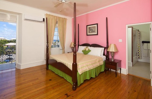 Garrison Historic Area Hotel | Savannah Beach Club Hotel