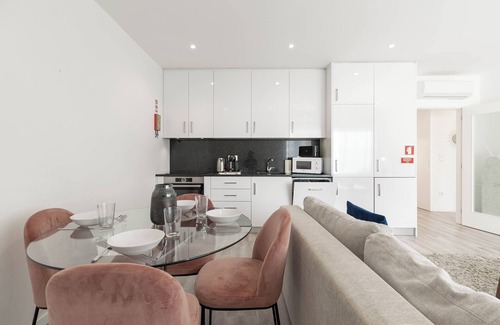 Sao Domingos de Benfica Apartment | Savory Brown Apartment, Sete Rios, Lisbon