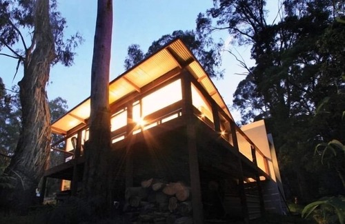 Sawmill Settlement House | Sawmill Mountain Retreat- dcs retreats