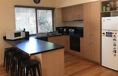 Sawmill Settlement House | Sawmill Retreat - Only 5 minutes drive to the entry gates of Mt Buller