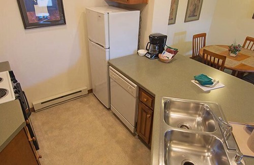 Sister Bay Apartment | Scandinavian Lodge