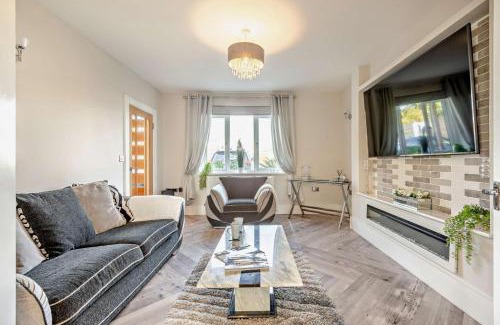 Torrington House | Scarlettrose