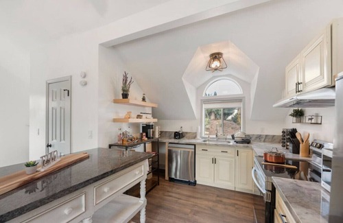 Green Valley House | Scenic 3 Acre Napa Valley Escape - Upper Level