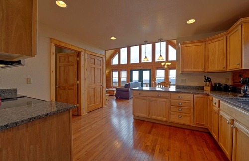 Wolf Laurel Cabin | Scenic 3-Story Cabin w/Hot Tub, Panoramic Views, Near Hatley + Biltmore Pass