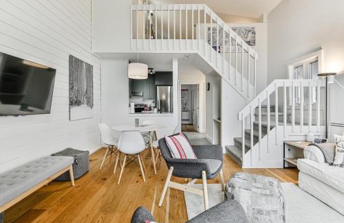 Mont-Tremblant House | Scenic Condo Overlooking Mont Tremblant and the Lake