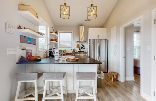 Sevierville Cabin | Scenic Douglas Lake home w/deck, hammocks, & hot tub - free attraction tickets