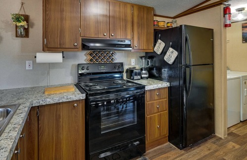 Valle House | Scenic Grand Canyon Junction Home w/ Deck & Views