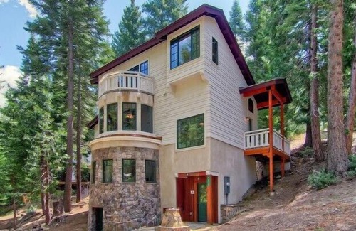 Yosemite National Park House | Scenic Wonder Ahwahnichi Lodge 3 Bedroom