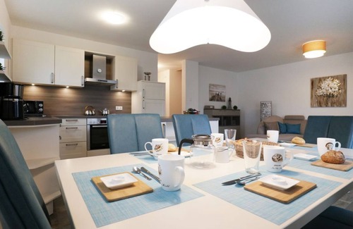 Tarnewitz Apartment | Schatzkiste Reetdachhaus