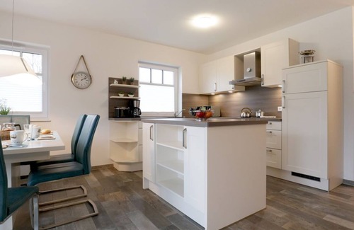 Tarnewitz Apartment | Schatzkiste Reetdachhaus