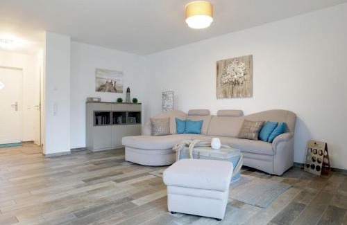 Tarnewitz House | Schatzkiste Reetdachhaus