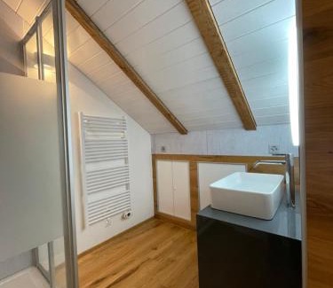 Burgdorf Bed & Breakfast | Schlafen unterm Dach in Burgdorf CH