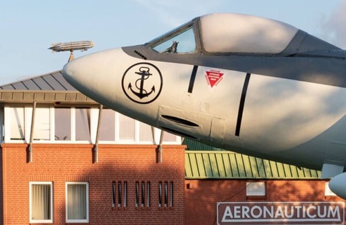 Nordholz Cabin | Schlafen zwischen Flugzeugen-Indoor Cube