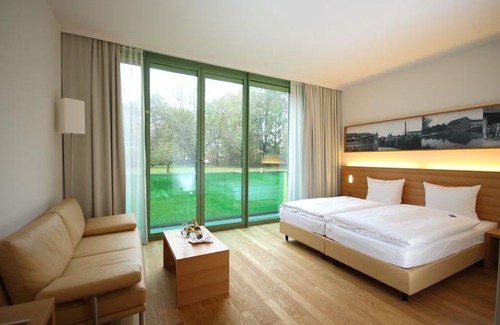 Arnstorf Hotel | Schlossparkhotel Mariakirchen