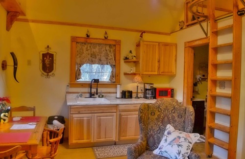 Fredericksburg Cottage | Schneewittchen Cottage (#3)