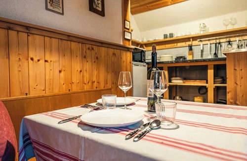 Altaussee Apartment | Schnitzler Apartment | Kitchen | Parking | Garden