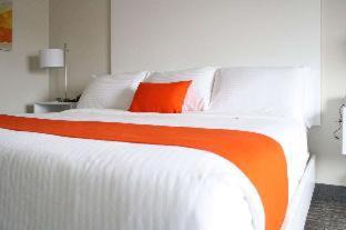 New Philadelphia Hotel | Schoenbrunn Inn