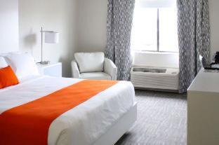 New Philadelphia Hotel | Schoenbrunn Inn