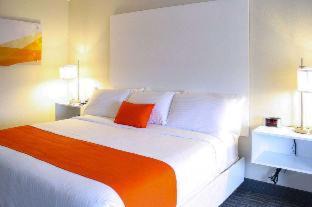 New Philadelphia Hotel | Schoenbrunn Inn