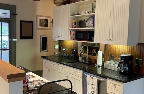 Rochester House | School Brick House is the perfect location for a vacation