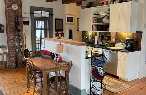 Rochester House | School Brick House is the perfect location for a vacation