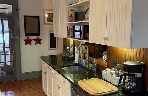 Rochester House | School Brick House is the perfect location for a vacation